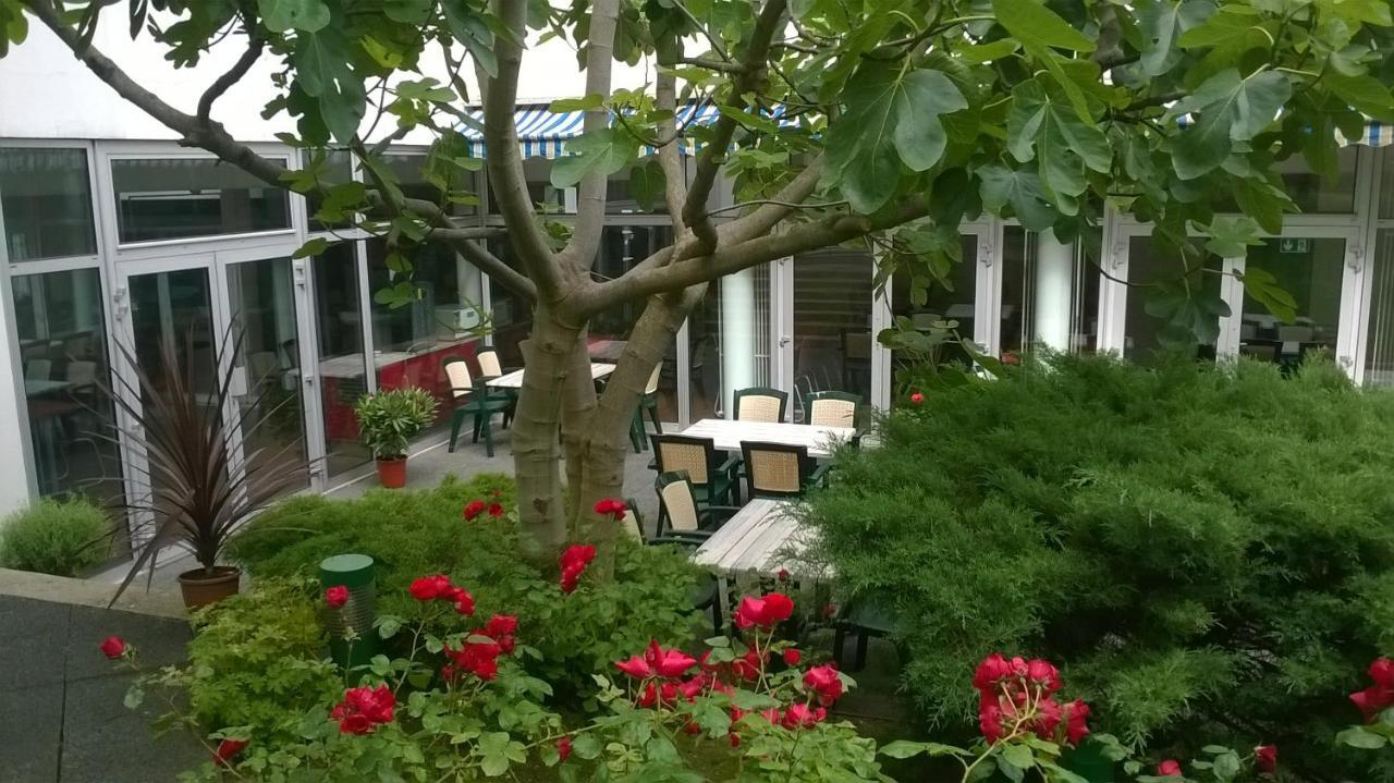 Hotel CIS Paris Kellermann Bagian luar foto